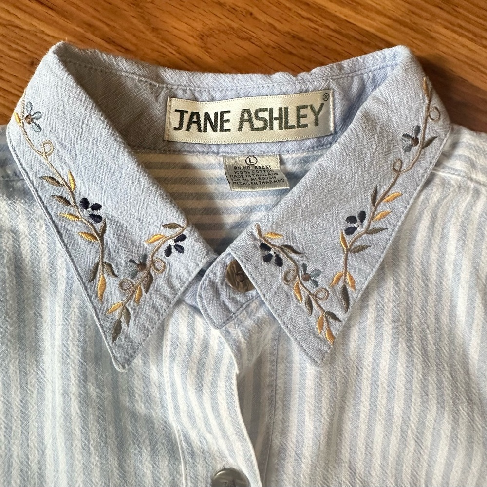 Women’s Large Vintage 90’s Button Blue White Stripe Shirt Autumn Embroidery - Picture 2 of 6